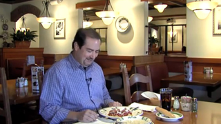 This Olive Garden Pasta Pass Holder Is Having the Time of His Life